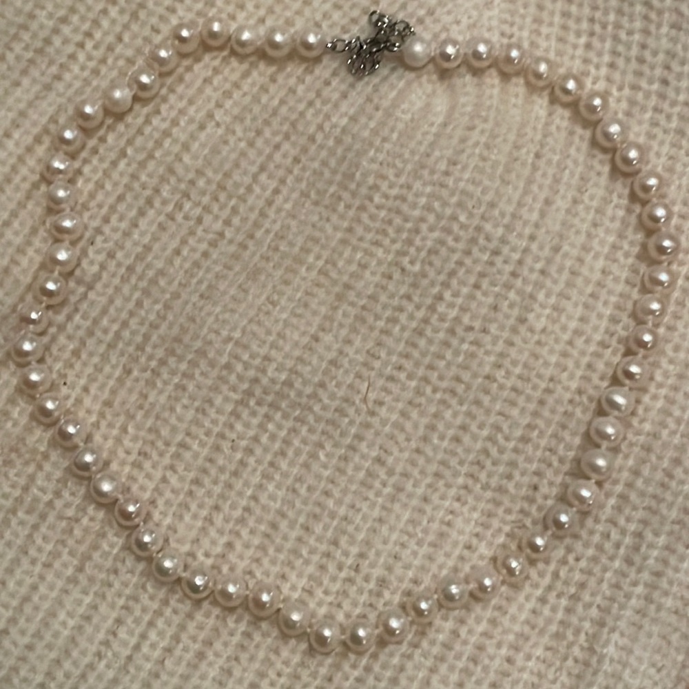 NWT Cultured Pearl Necklace